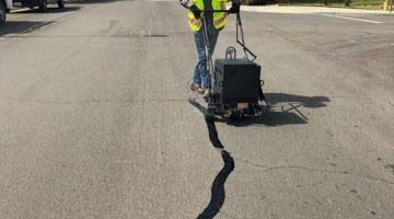GoldStar Asphalt #615 Parking Lot Crack Sealant – 35 lb Box | Hot-Applied, Rubberized Crack Filler for Asphalt Pavement | Commercial-Grade Protection for Driveways & Parking Lots