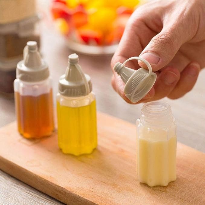4pcs Mini Jam Squeeze Bottle Jar Sauce Seasoning Box with Lid, Squeeze Bottle Portable PP Kitchen Easy Clean Spices Storage Container