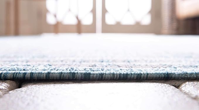Unique Loom Outdoor Traditional Collection Area Rug - Timeworn (4' 1" Round, Light Aqua/ Gray)