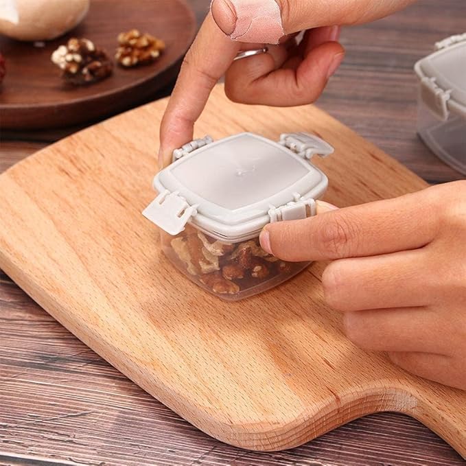 4pcs Mini Jam Squeeze Bottle Jar Sauce Seasoning Box with Lid, Squeeze Bottle Portable PP Kitchen Easy Clean Spices Storage Container