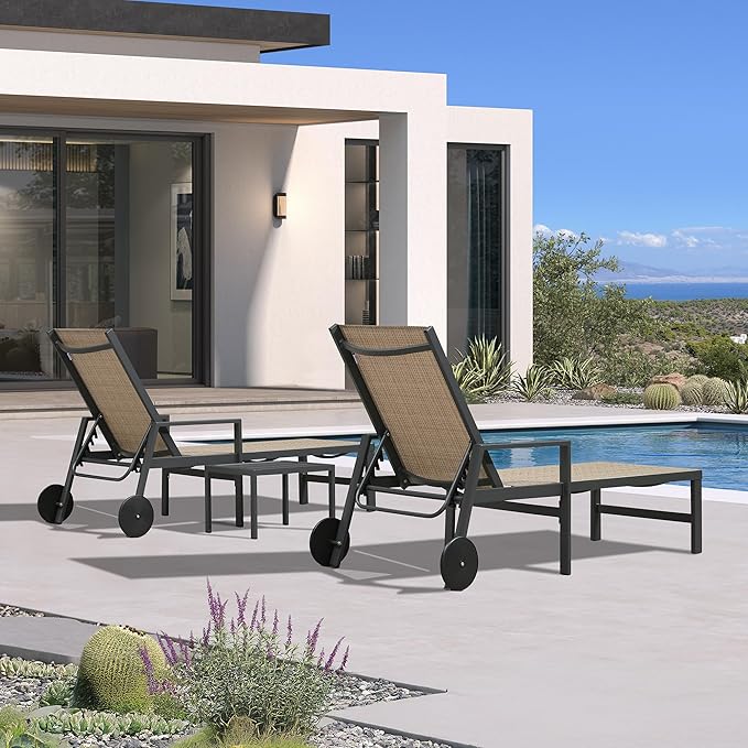 PURPLE LEAF 3 Pieces Outdoor Chaise Lounge Aluminum Patio Lounge Chair with Wheels and Armrests Recliner Chair for Pool Backyard (2 Camel Lounges W/Side Table)