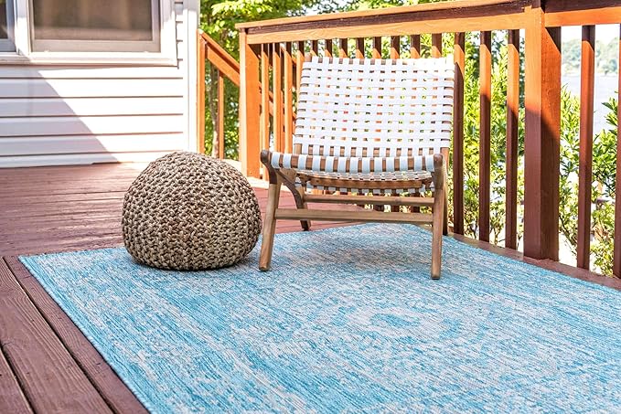 Unique Loom Outdoor Traditional Collection Area Rug - Timeworn (4' 1" x 6' 1" Rectangle, Light Aqua/ Gray)