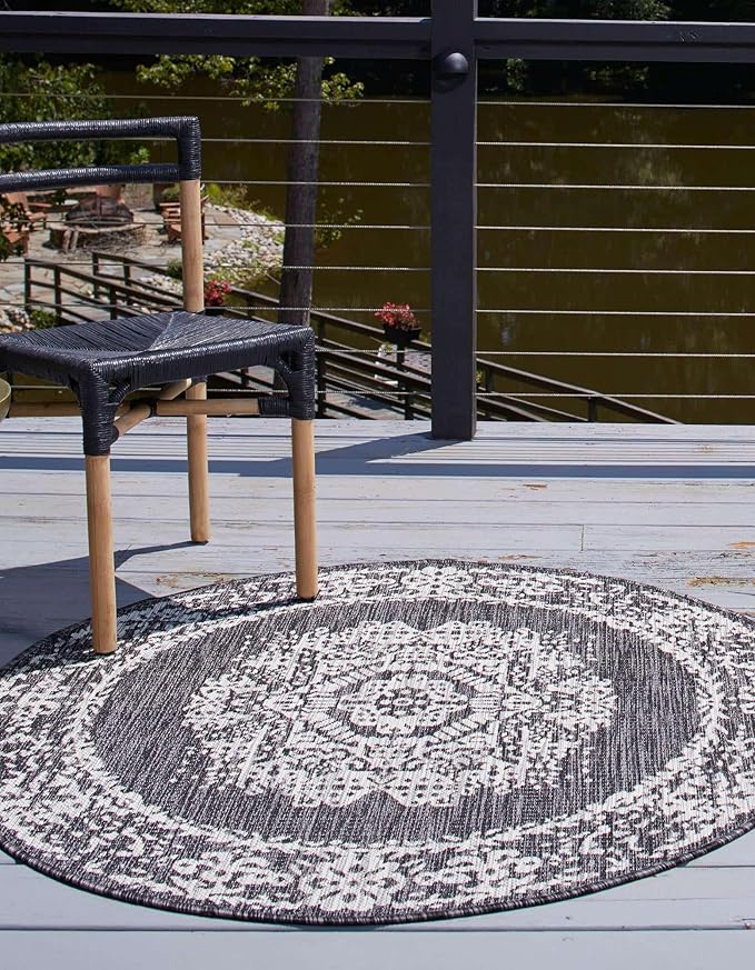 Unique Loom Outdoor Traditional Collection Area Rug - Timeworn (10' Round Charcoal Gray/Gray)