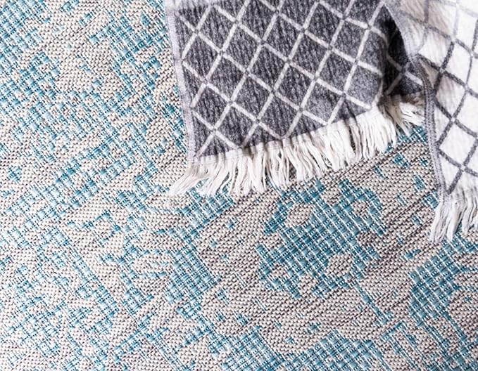 Unique Loom Outdoor Traditional Collection Area Rug - Timeworn (4' 1" Round, Light Aqua/ Gray)
