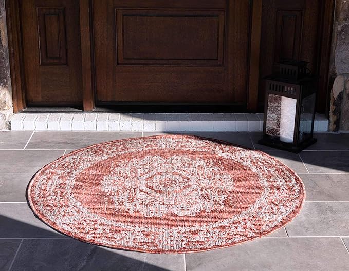 Unique Loom Outdoor Traditional Collection Area Rug - Timeworn (4' 1" Round, Rust Red/ Gray)