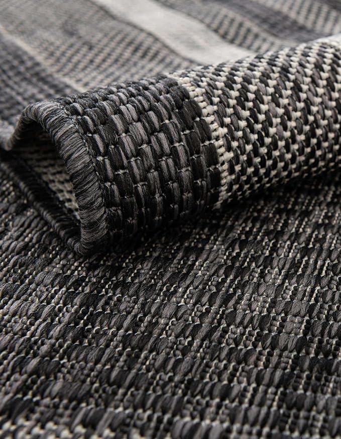Unique Loom Outdoor Border Collection Area Rug - Soft Border (5' 3" Round, Black/ Ivory)