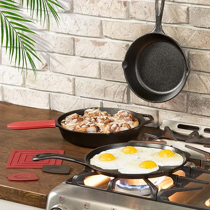 Suteck Cast Iron Skillet Set 3 piece | 6", 8" & 10" Pre-Seasoned Cast Iron Pans with 3 Silicone Heat-Resistant Holders - Indoor and Outdoor Use - Oven Grill Stovetop Induction Safe Cookware
