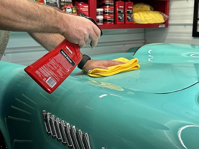Mothers California Gold Instant Detailer, 1 gal. – Removes Smudges, Dust & Fingerprints, Boosts Gloss & Slickness, Lubrication for Clay Bars, Quick Touch-ups & Maintenance Between Washes (08202)