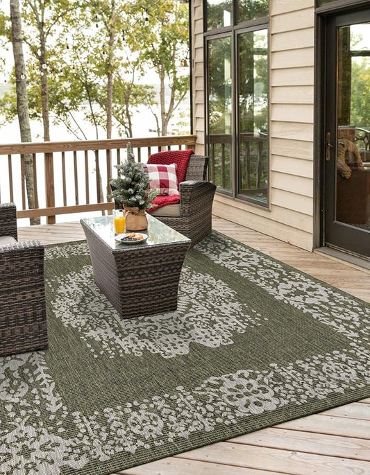 Unique Loom Outdoor Traditional Collection Area Rug - Timeworn (7' 10" Square Green/Ivory)