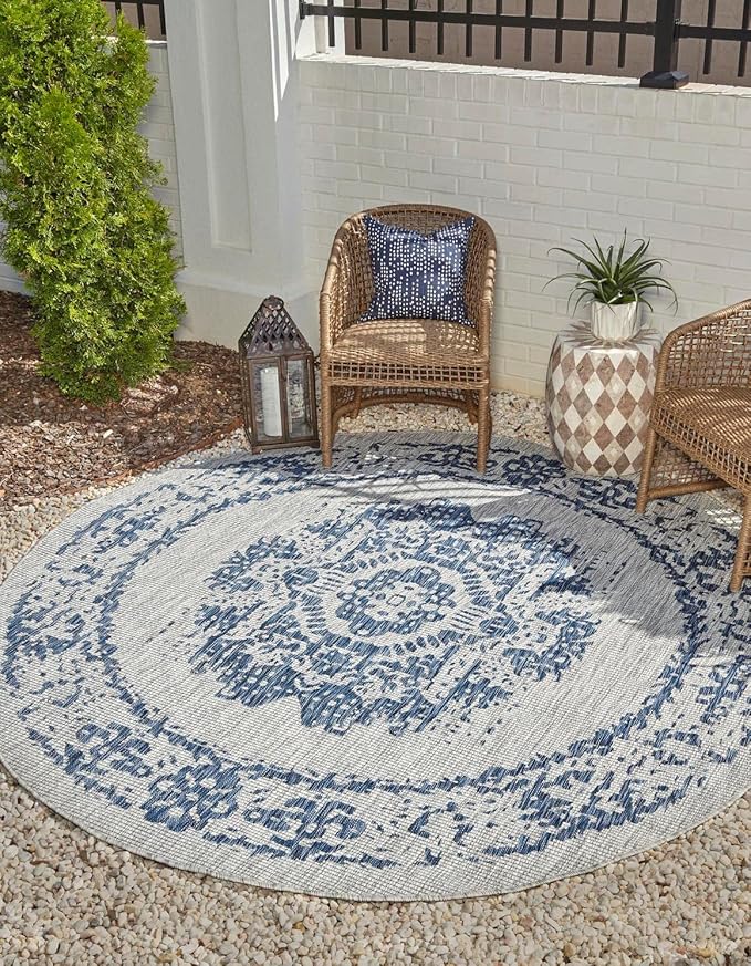 Unique Loom Outdoor Traditional Collection Area Rug - Timeworn (7' 10" Round, Blue/ Gray)