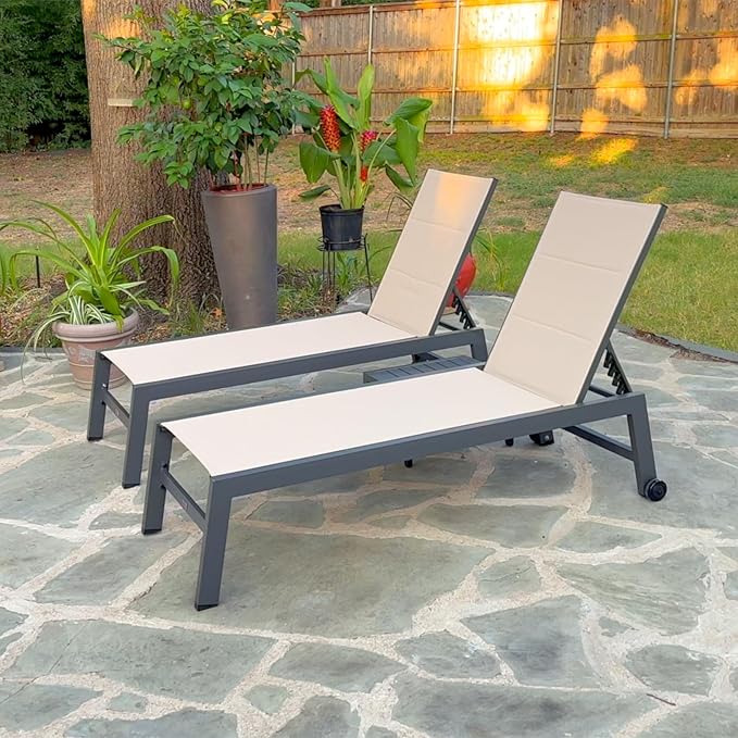 PURPLE LEAF Outdoor Patio Chaise Lounge Set of 4 Aluminum Lounge Chair with Wheels and Side Table Pool Chaise Chair for Outdoor Garden Poolside Beige