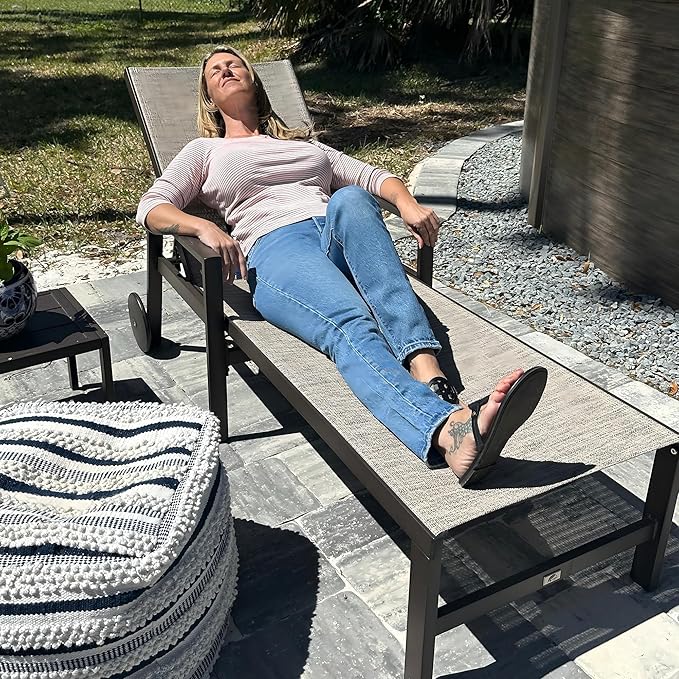 PURPLE LEAF Pool Lounge Chairs Set of 3 Aluminum Outdoor Lounge Chairs with Wheels and Armrests Adjustable Patio for Deck Outside Lawn Garden, Beige