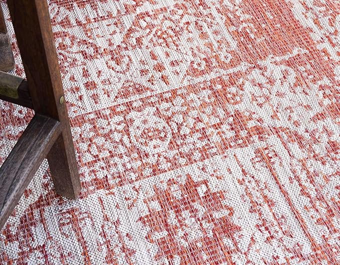 Unique Loom Outdoor Traditional Collection Area Rug - Timeworn (7' 1" x 10' Rectangle, Rust Red/ Gray)