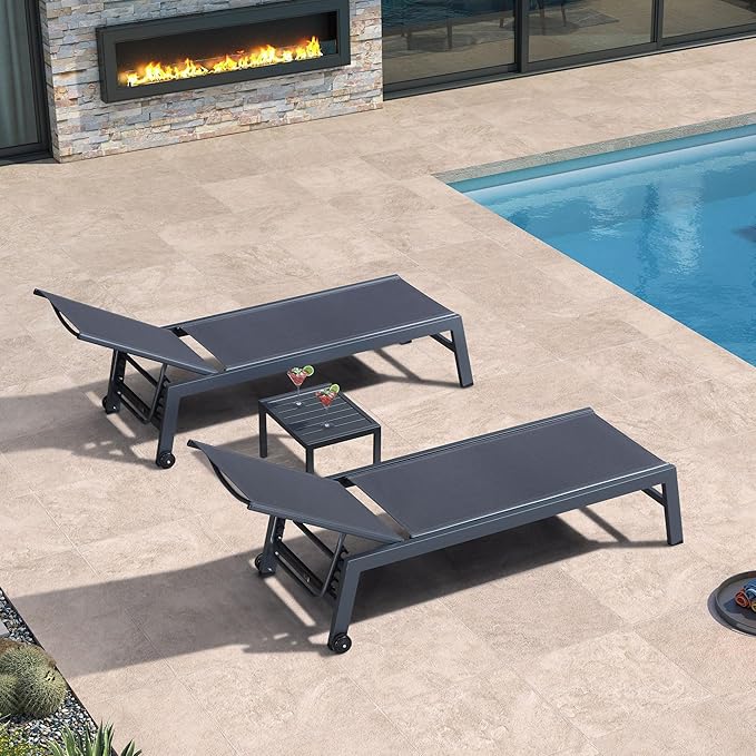 PURPLE LEAF Patio Chaise Lounge Set for 2 Outdoor Chaise Lounge Chair with Aluminum Frame and Wheels Pool Lounge Chairs for Deck Yard Poolside Table Included, Dark Grey
