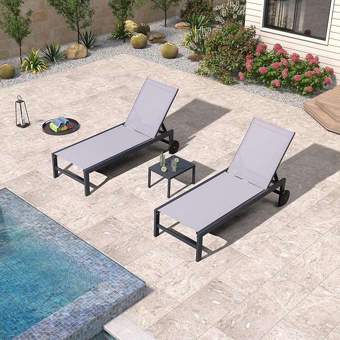 PURPLE LEAF Outdoor Chaise Lounge with Wheels for Outside 4 Pieces Aluminum Patio Lounge Chair with 5 Adjustable Position Recliner for Patio Beach Yard Pool Side Table Included Light Grey