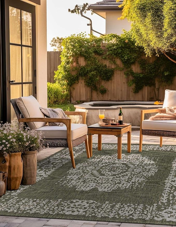 Unique Loom Outdoor Traditional Collection Area Rug - Timeworn (10' Square Green/Ivory)