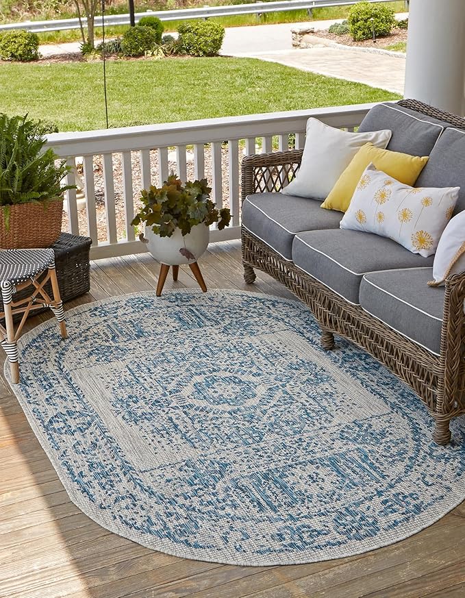 Unique Loom Outdoor Traditional Collection Area Rug - Timeworn (7' 10" x 10' Oval, Blue/ Gray)