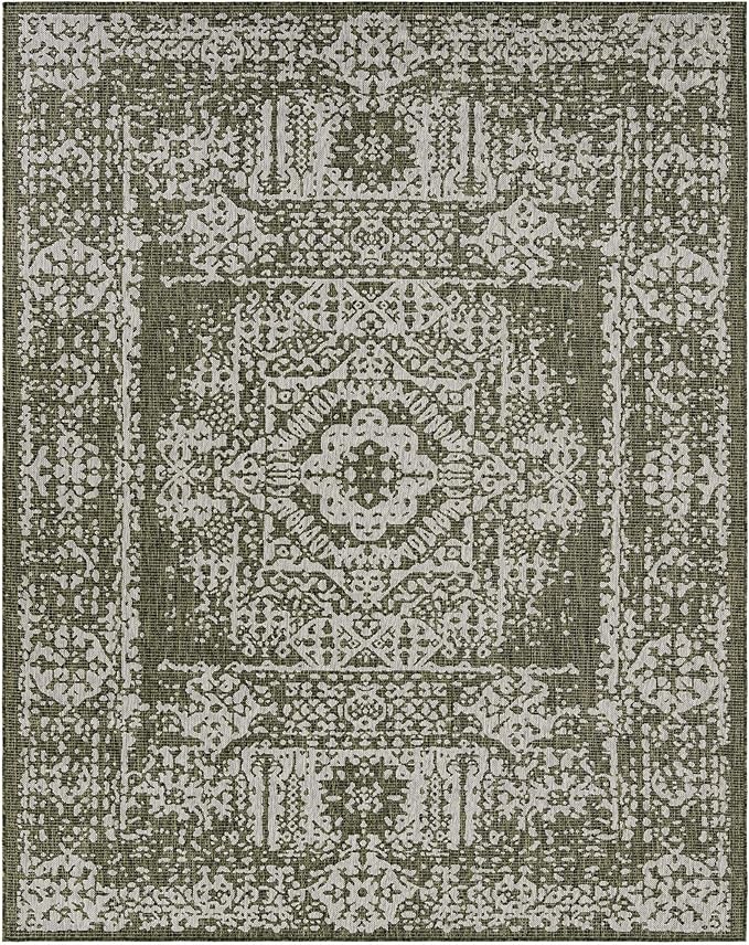 Unique Loom Outdoor Traditional Collection Area Rug - Timeworn (7' 10" x 10' Rectangle Green/Ivory)