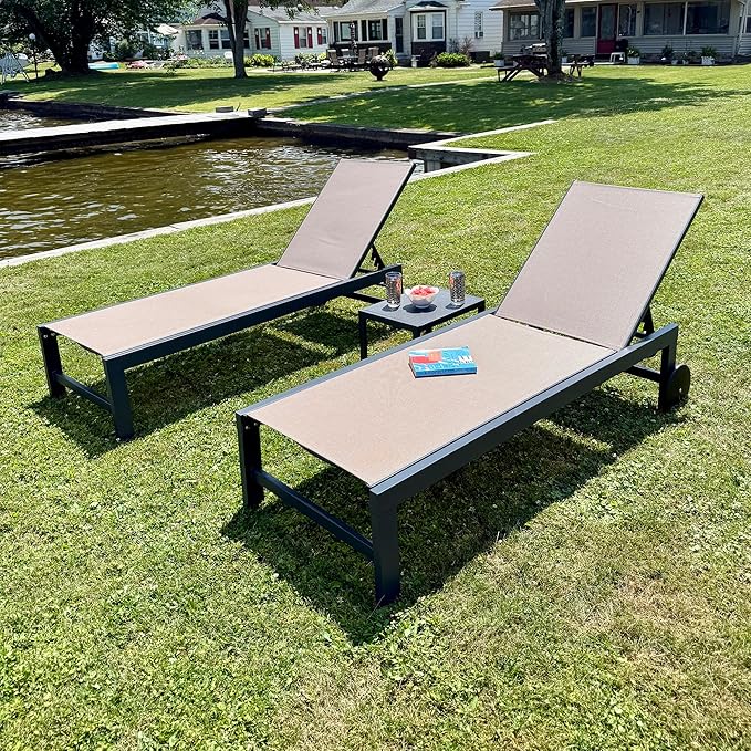 PURPLE LEAF 3 Pieces Outdoor Chaise Lounge with Wheels for Outside Aluminum Patio Lounge Chair with 5 Adjustable Position Recliner for Patio Yard Pool Side Table Included Taupe